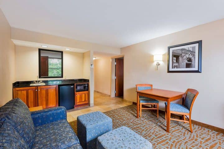 Room 27 of 55