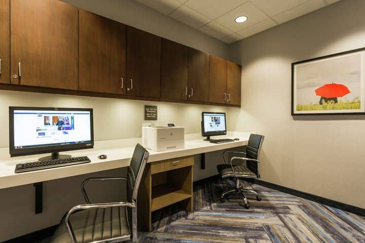 Business Center 29 of 33