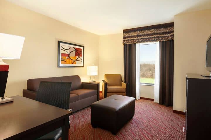 Room 33 of 70