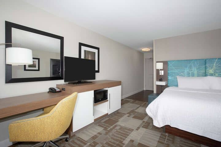 Room 9 of 37
