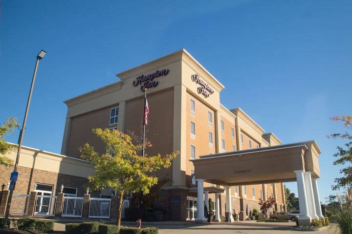 Hotel 74 of 79