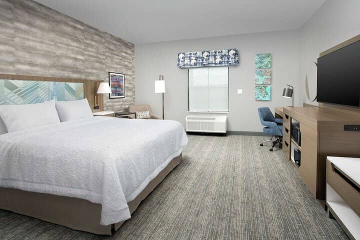 Room 12 of 28