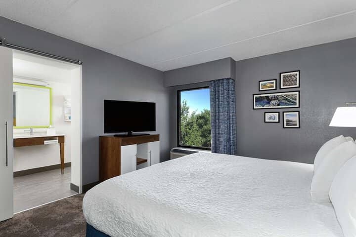 Room 18 of 33