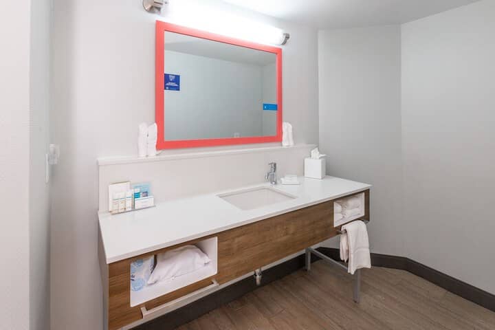Room 19 of 53