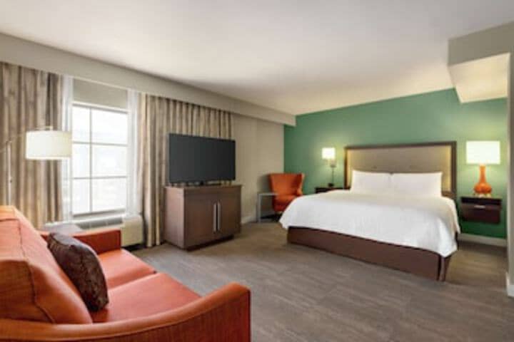 Room 139 of 291