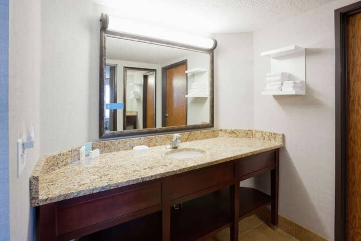 Room 40 of 62