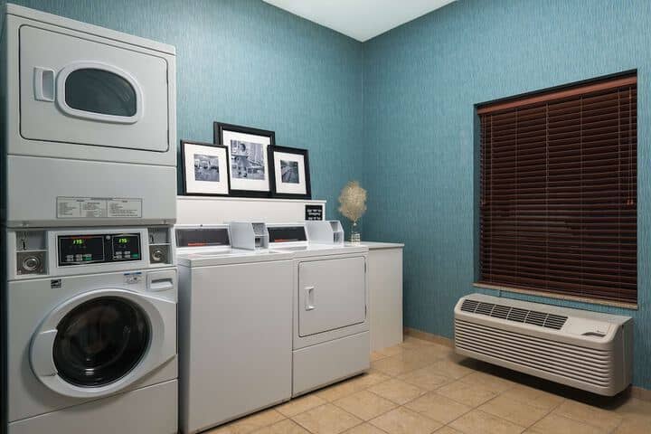 Room 15 of 37