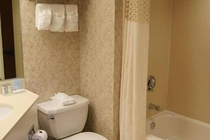 Room 13 of 27