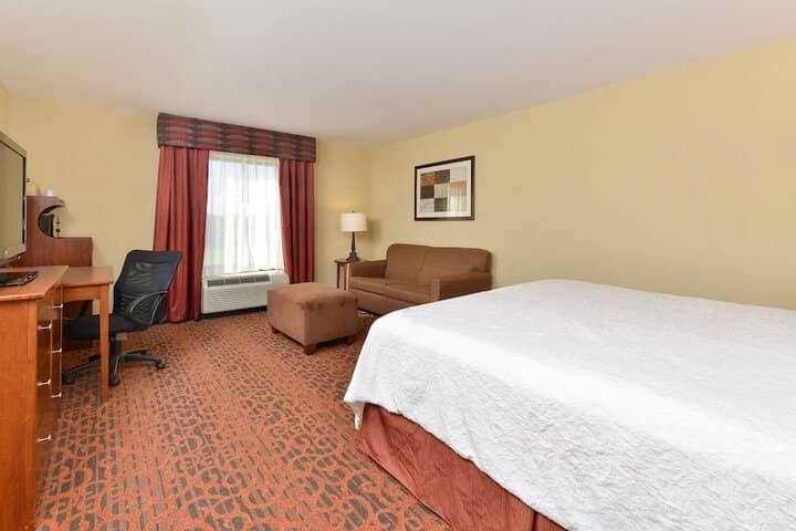 Room 10 of 32