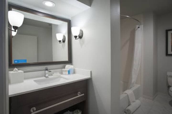 Room 178 of 291
