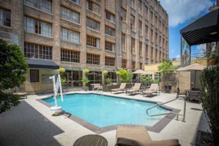 Pool 196 of 291
