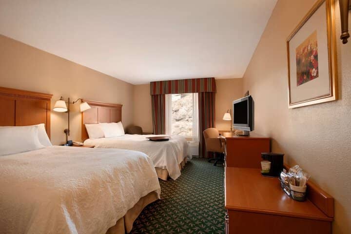 Room 7 of 19