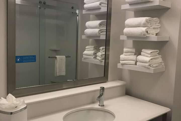 Room 21 of 37
