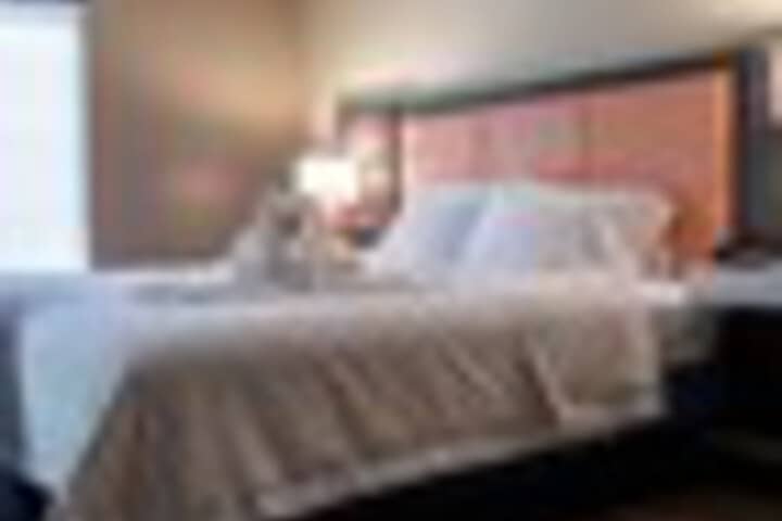 Room 17 of 102