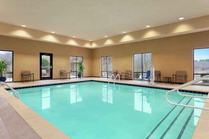 Pool 24 of 39