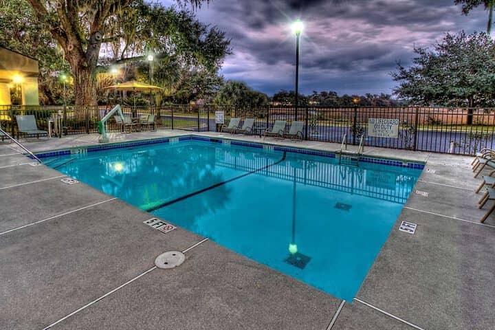 Pool 20 of 27