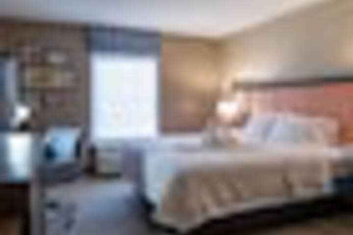 Room 32 of 102