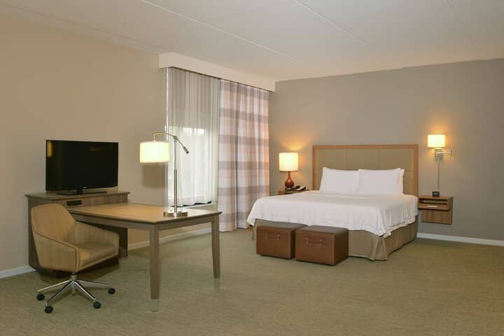 Room 33 of 90
