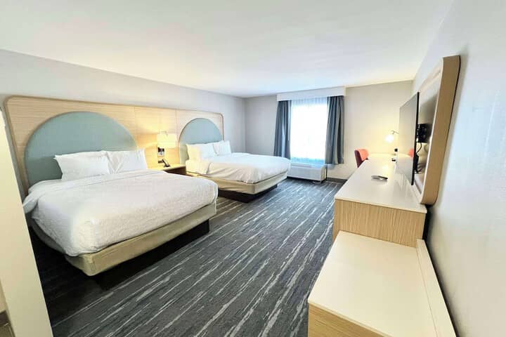 Room 4 of 17