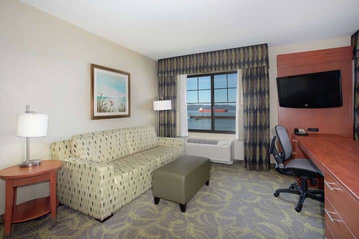 Room 27 of 80
