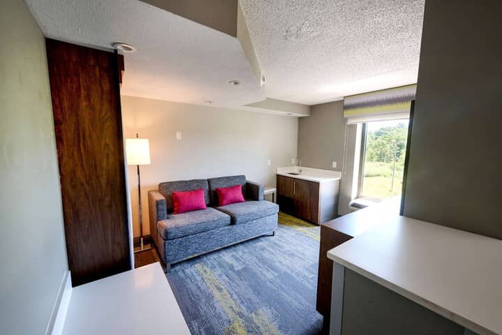 Room 12 of 27