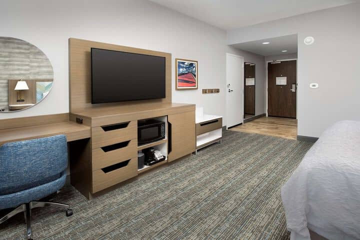 Room 7 of 28