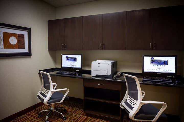 Business Center 61 of 70