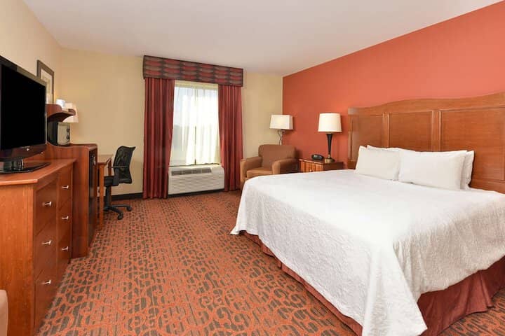 Room 9 of 32