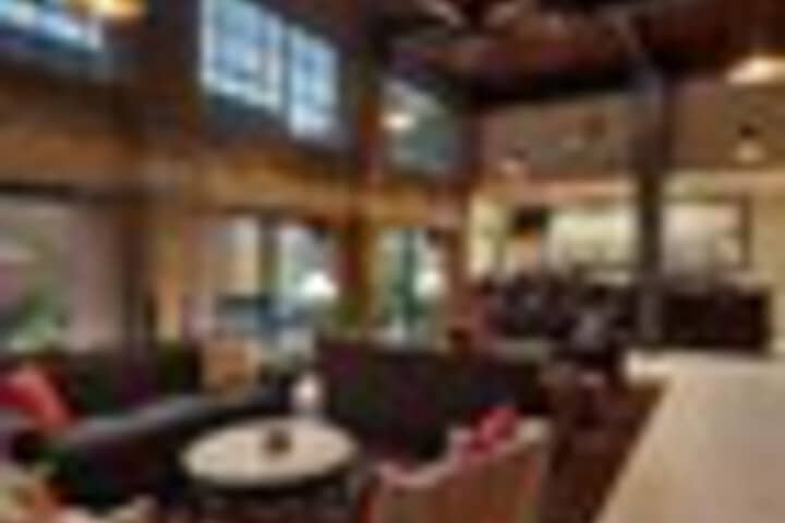 Lounge 239 of 291