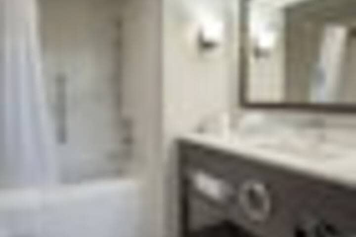 Room 182 of 291