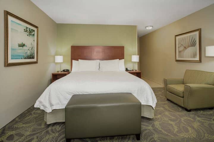 Room 12 of 80