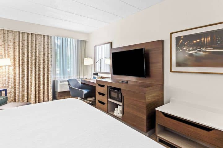 Room 8 of 38