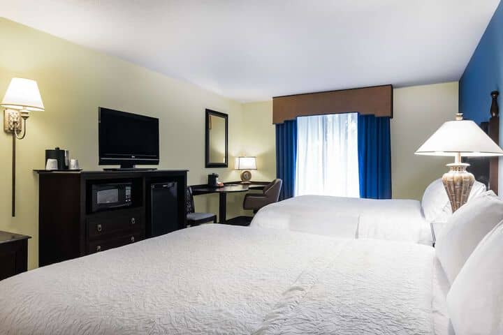 Room 18 of 33