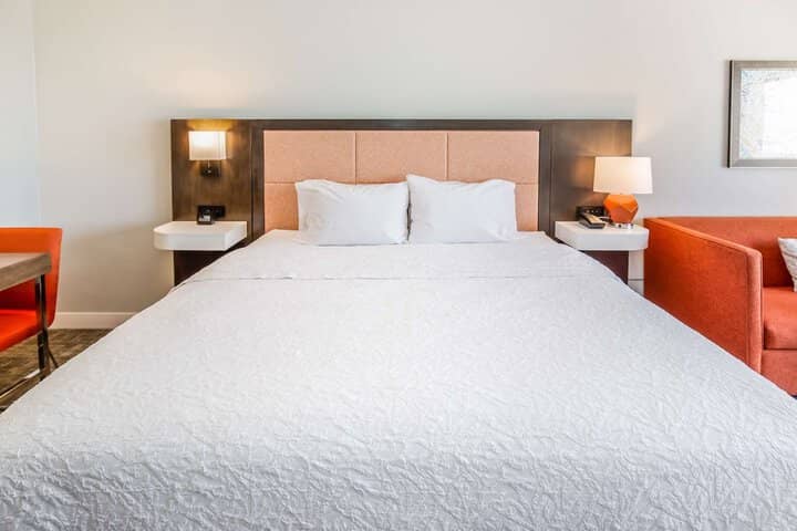Room 34 of 110