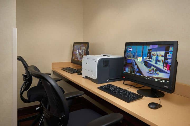 Business Center 54 of 58