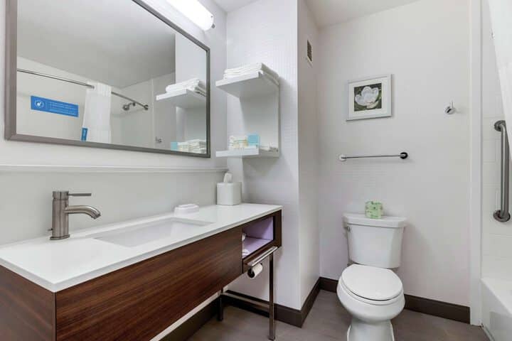 Bathroom shower