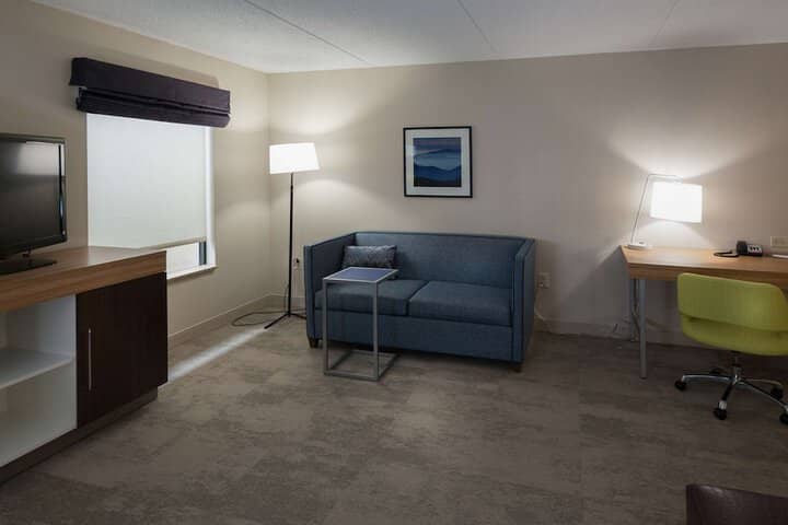 Room 25 of 52