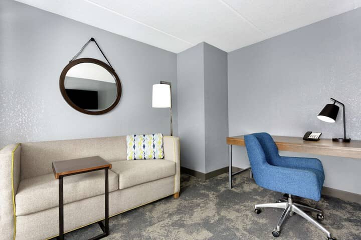 Room 15 of 33