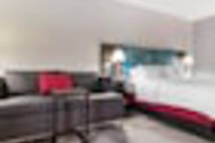 Room 35 of 78