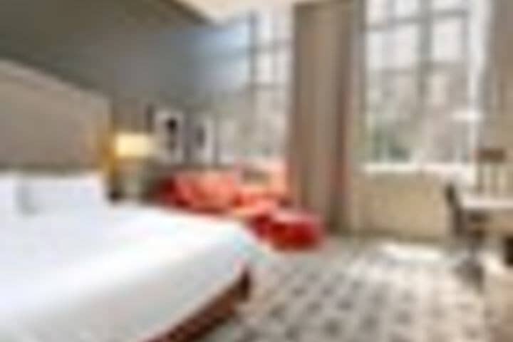 Room 143 of 291