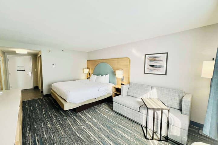 Room 11 of 17