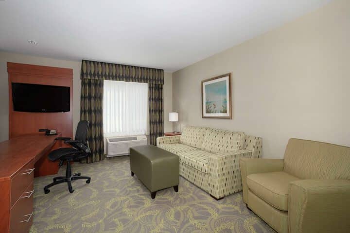 Room 11 of 80