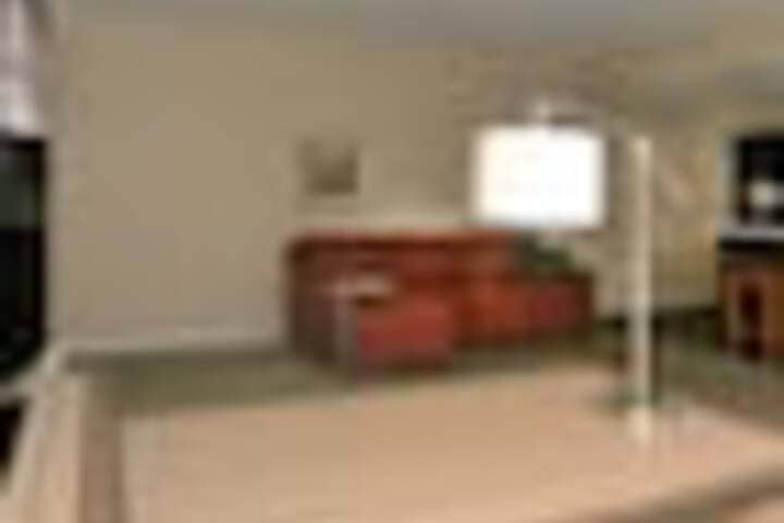 Room 47 of 90