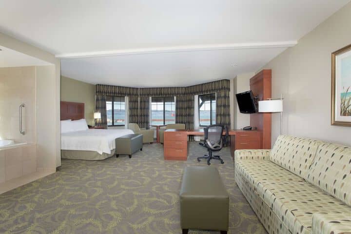 Room 13 of 80