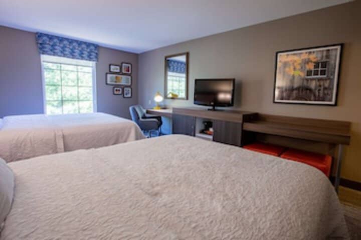 Room 28 of 102