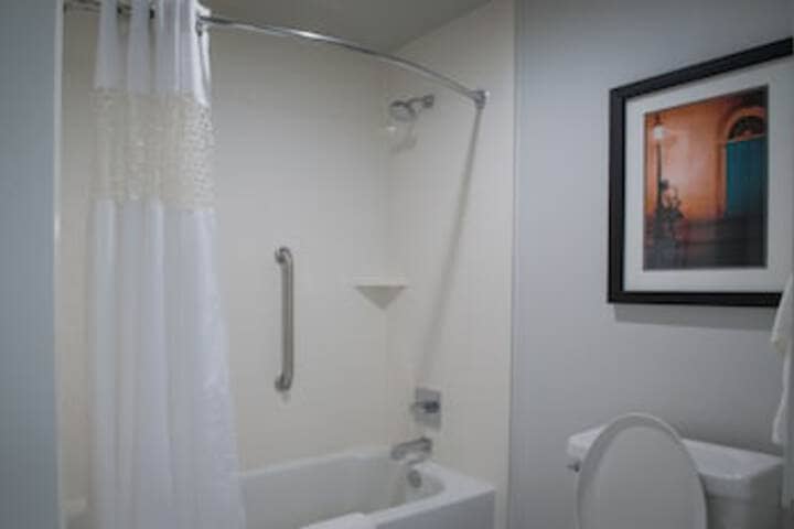 Room 175 of 291