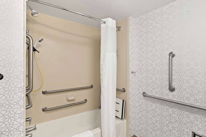 Room 14 of 26