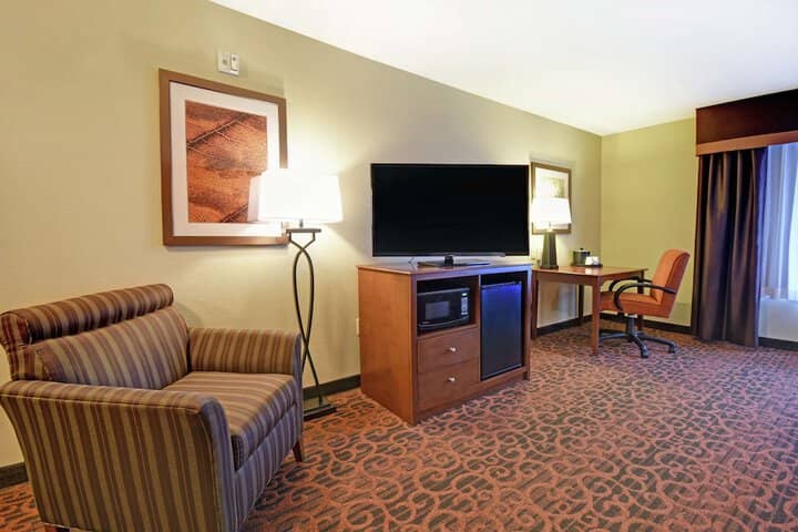Room 7 of 48
