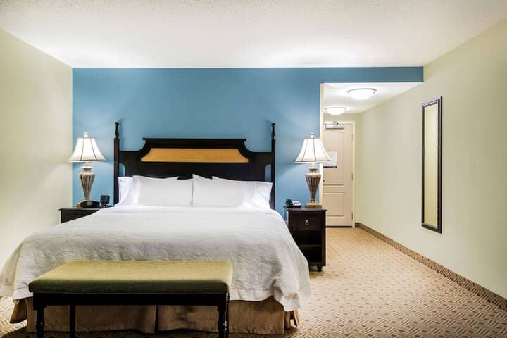 Room 9 of 33