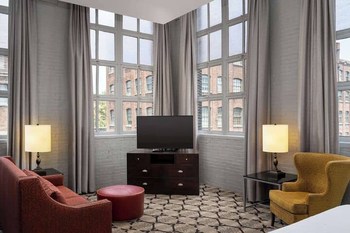 Room 156 of 291